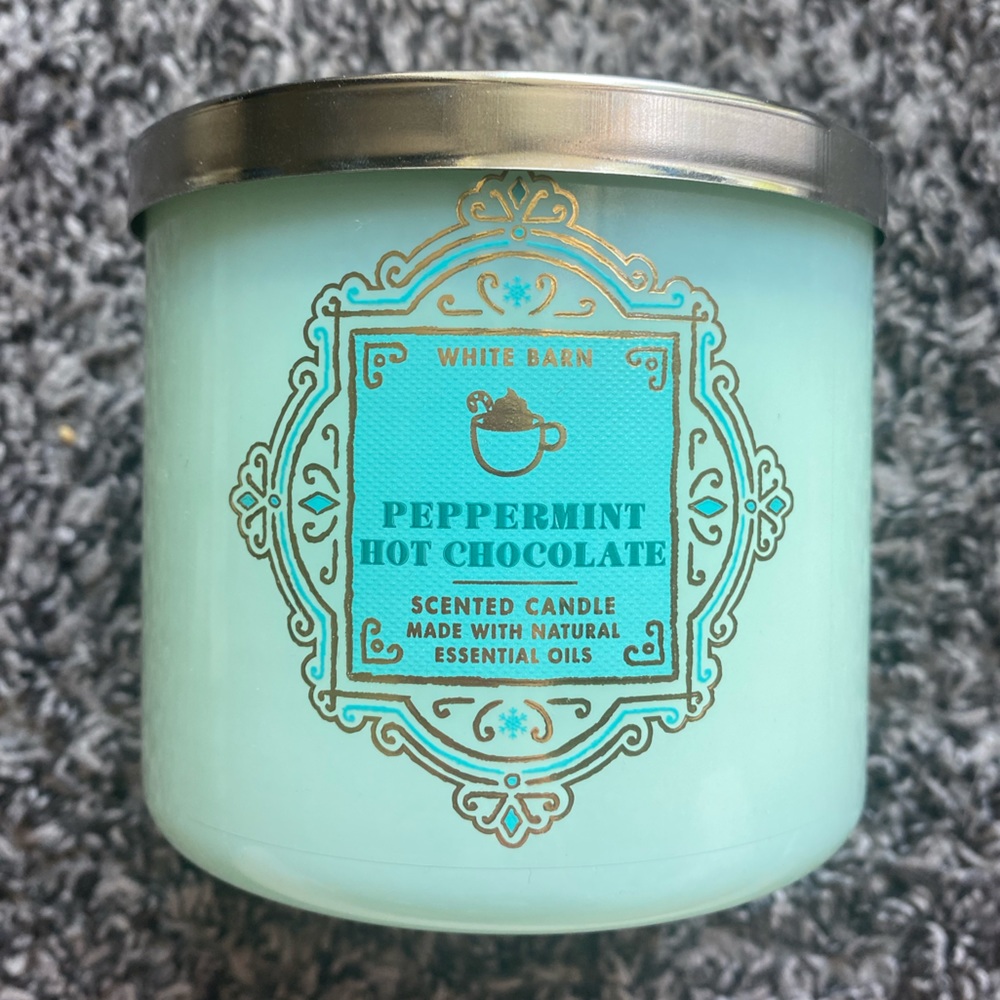Bath and body works 3 wick candle